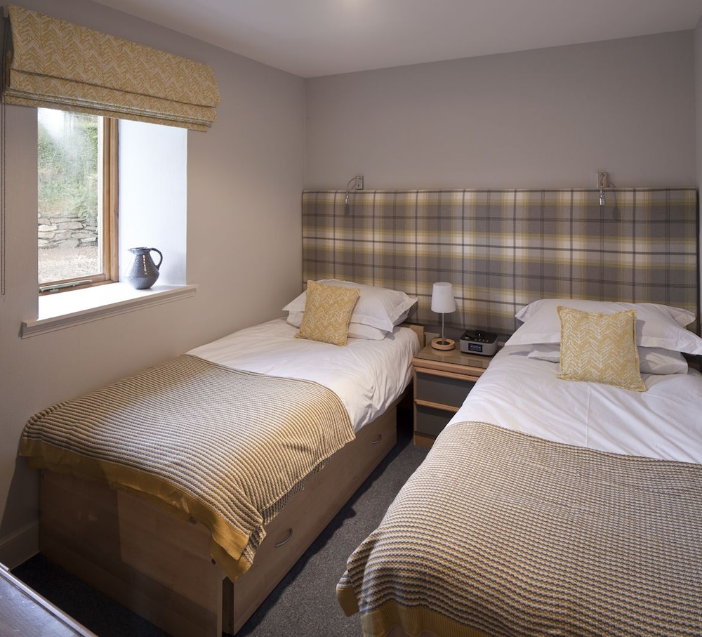 Shegarton Farm Cottages 10/47
