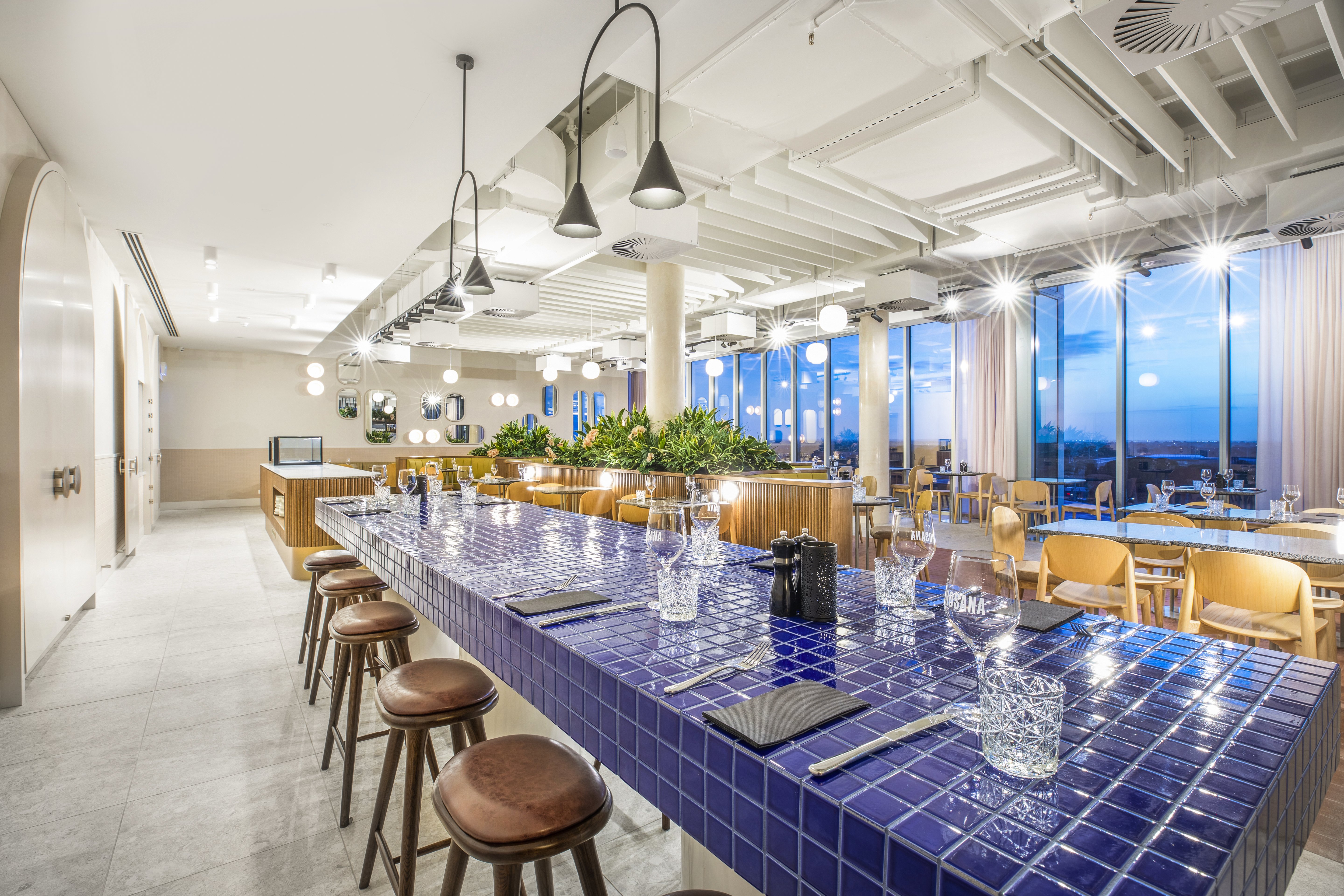 HOLIDAY INN WERRIBEE 53/75