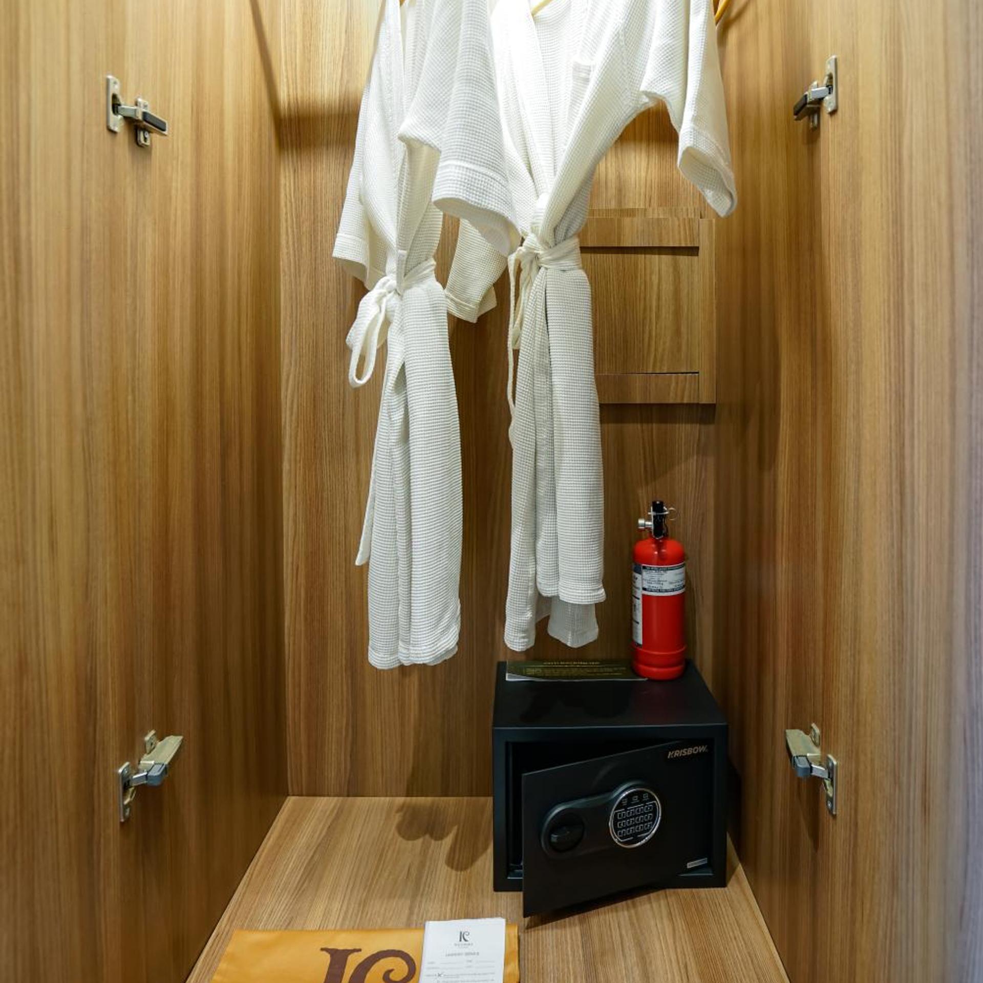 Kirana, Suite, King Bed، The Kirana Canggu Hotel 10/10