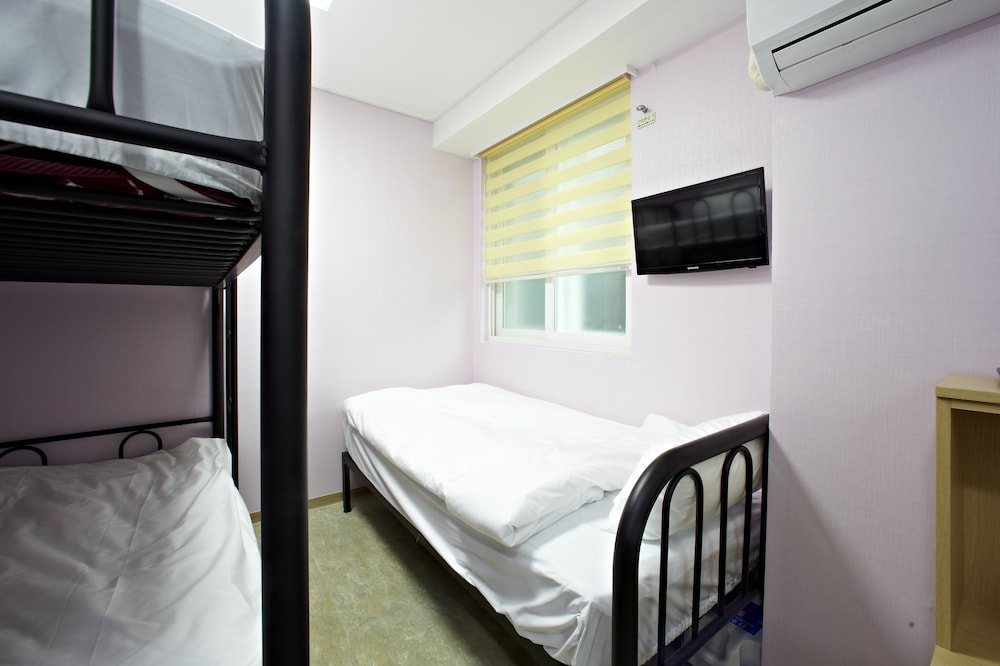 Rainbow Hotel Myeongdong 36/54