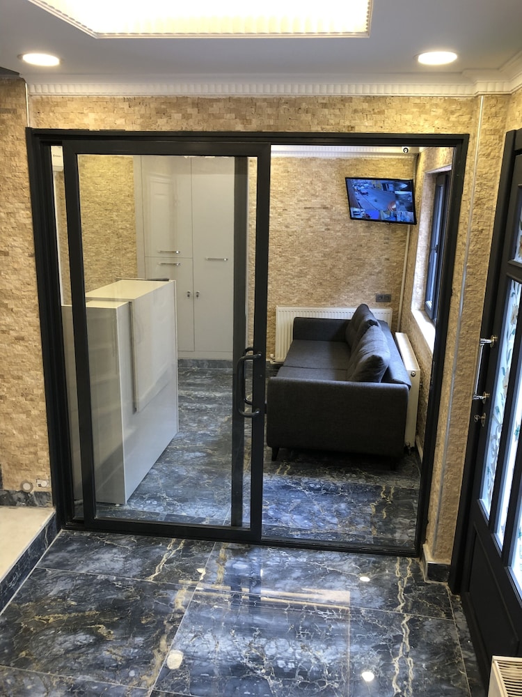 Hotel Emir 32/50