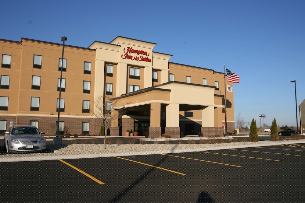 Hampton Inn and Suites Peru 1/18