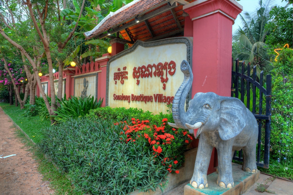 Sonalong Boutique Village & Resort 65/70