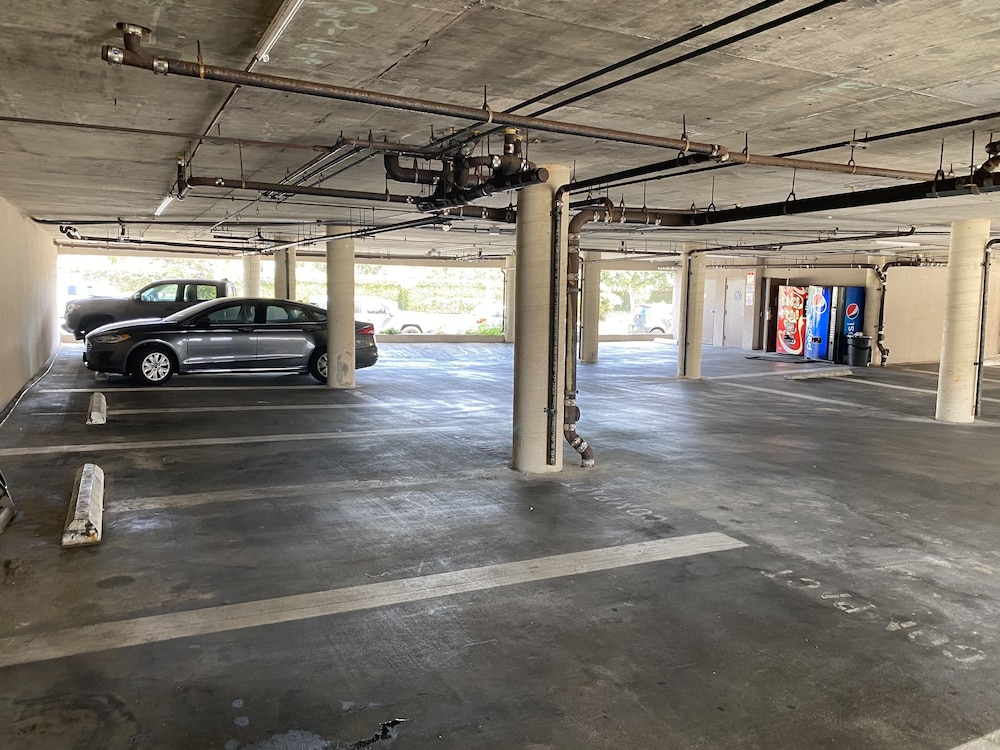 Ocean Surf Inn & Suites 55/73
