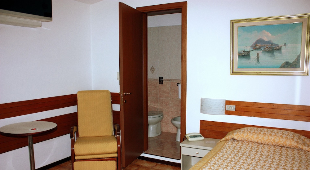 Piccolo Hotel 24/34