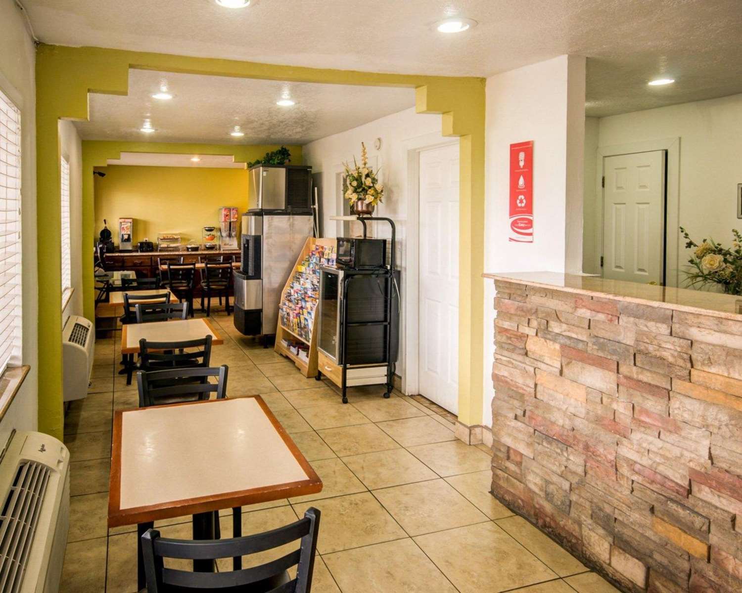 Econo Lodge Albuquerque East 11/14