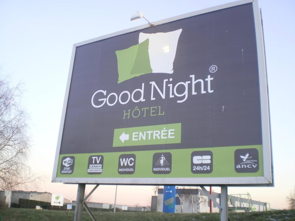 Good Night Hotel 1/37