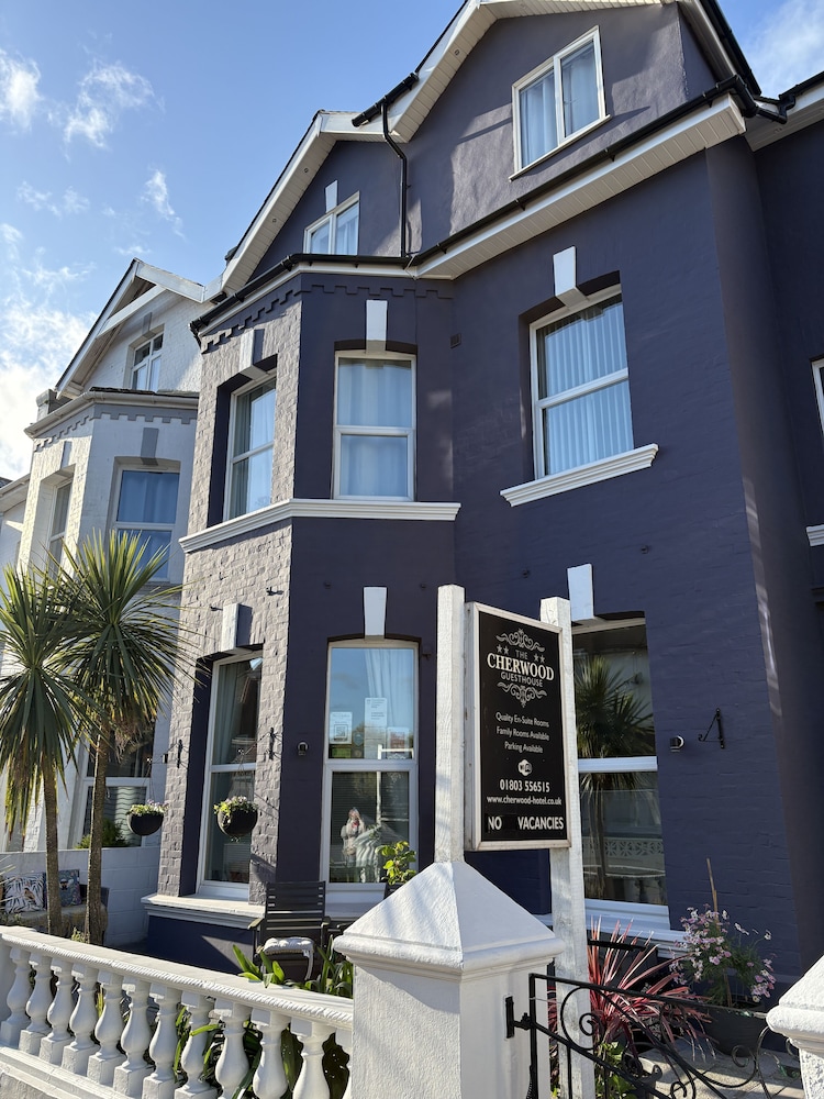 Cherwood Hotel 2/50