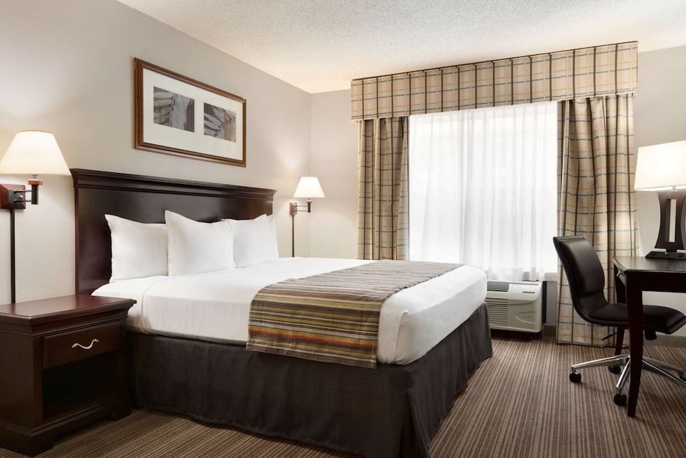 Country Inn & Suites by Radisson, Kingsland Naval Base Area 4/18