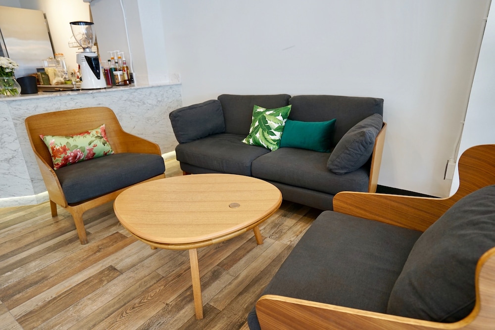 T Hostel at Victory Monument 32/46