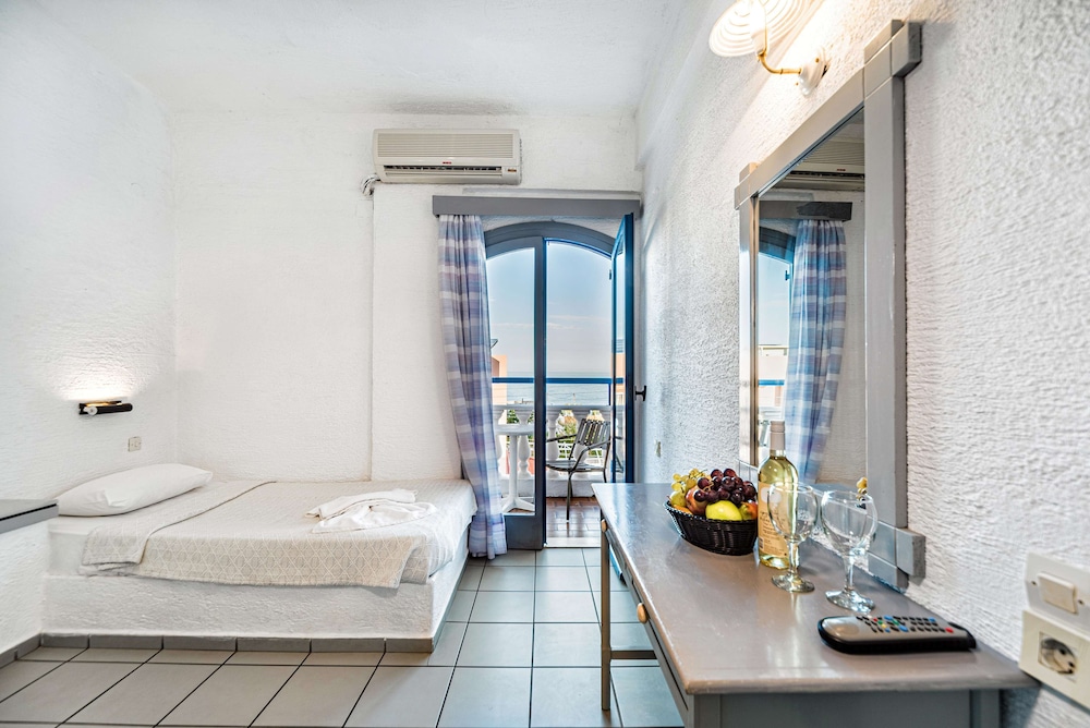 Iro Hotel Hersonissos 65/67