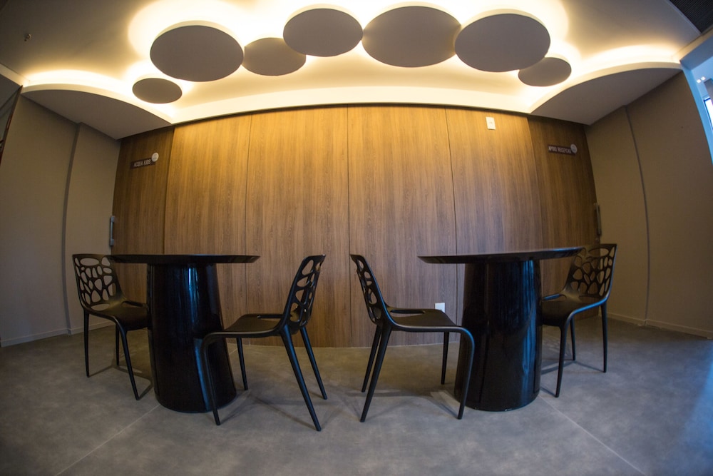 Acqua Suites 56/60