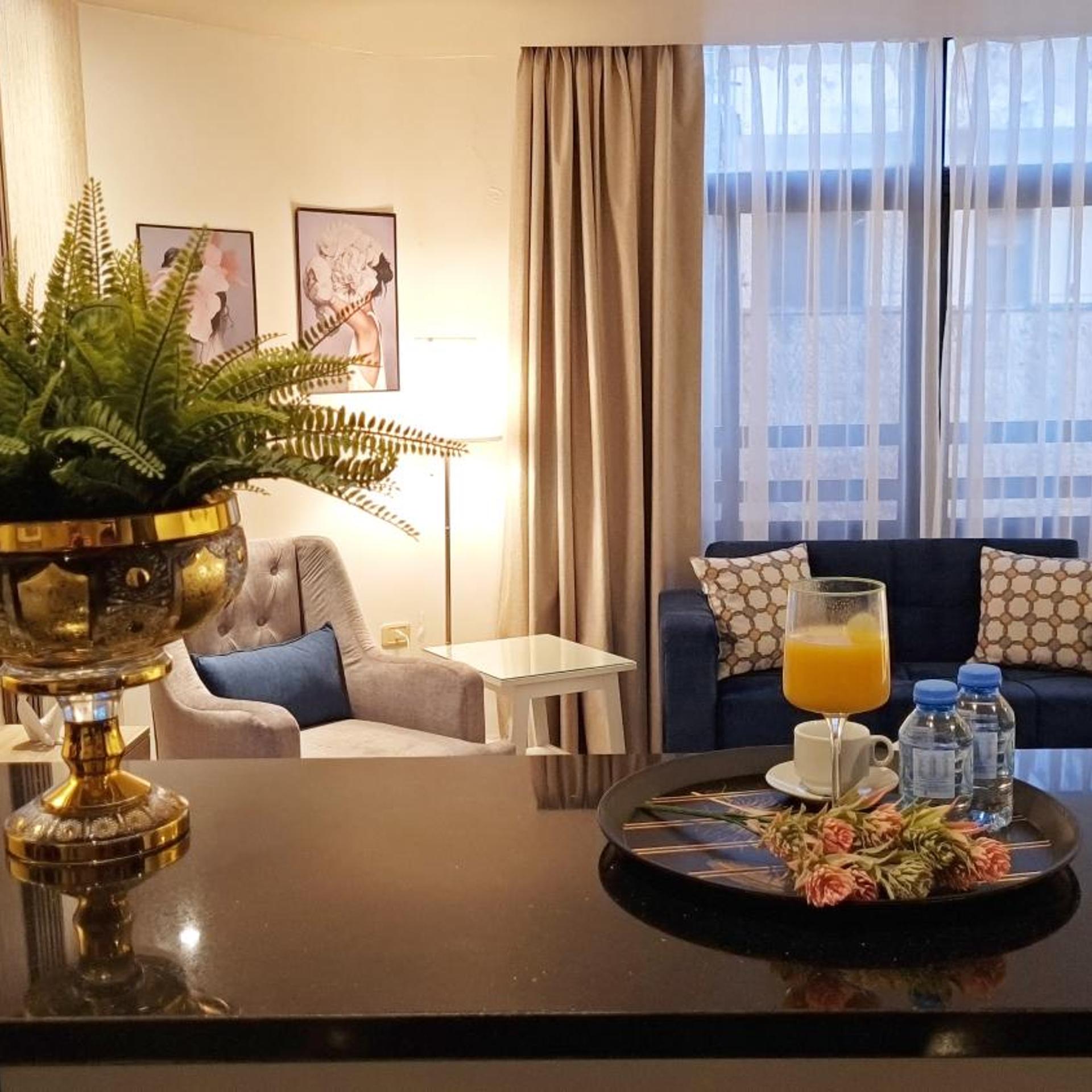 Red Carpet Suites 52/65