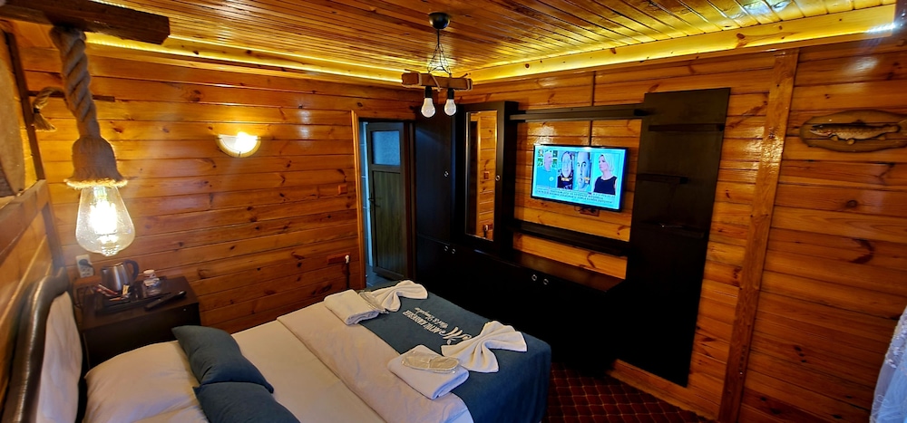 Akyuz Kardesler Hotel & Bungalow 36/74