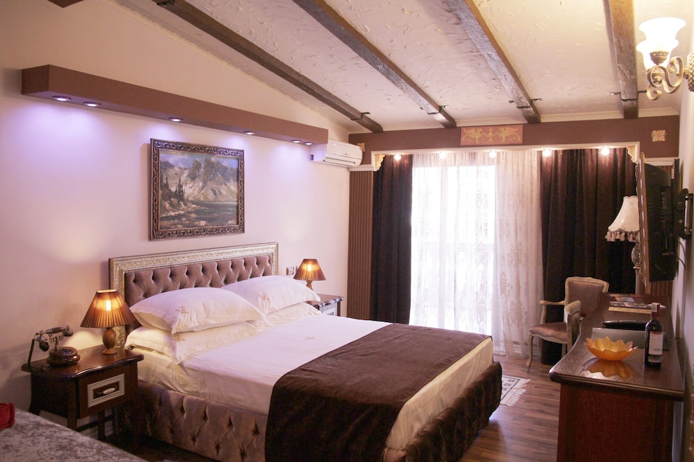 VILA FERNANDO HOTEL 7/40