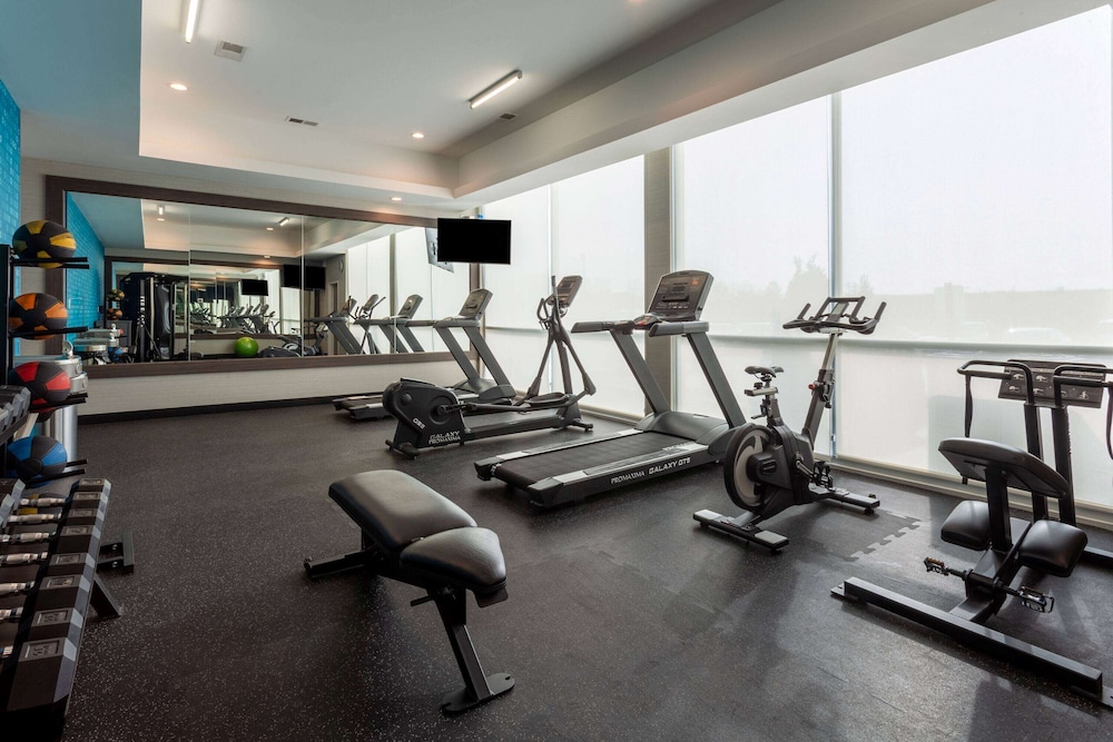 La Quinta Inn & Suites by Wyndham Shorewood 23/40