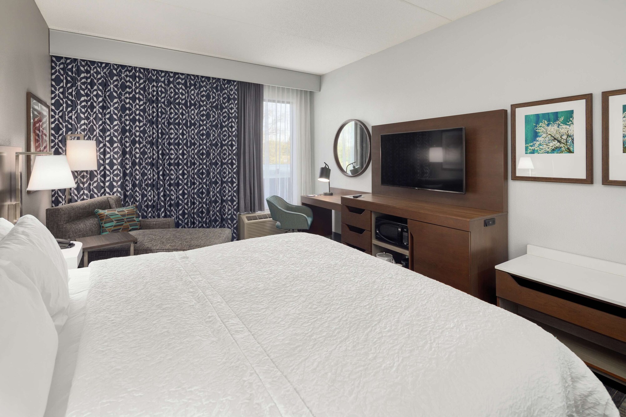 ROOM, KING BED