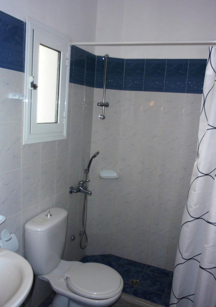 Zeus Hotel Ireon 40/42