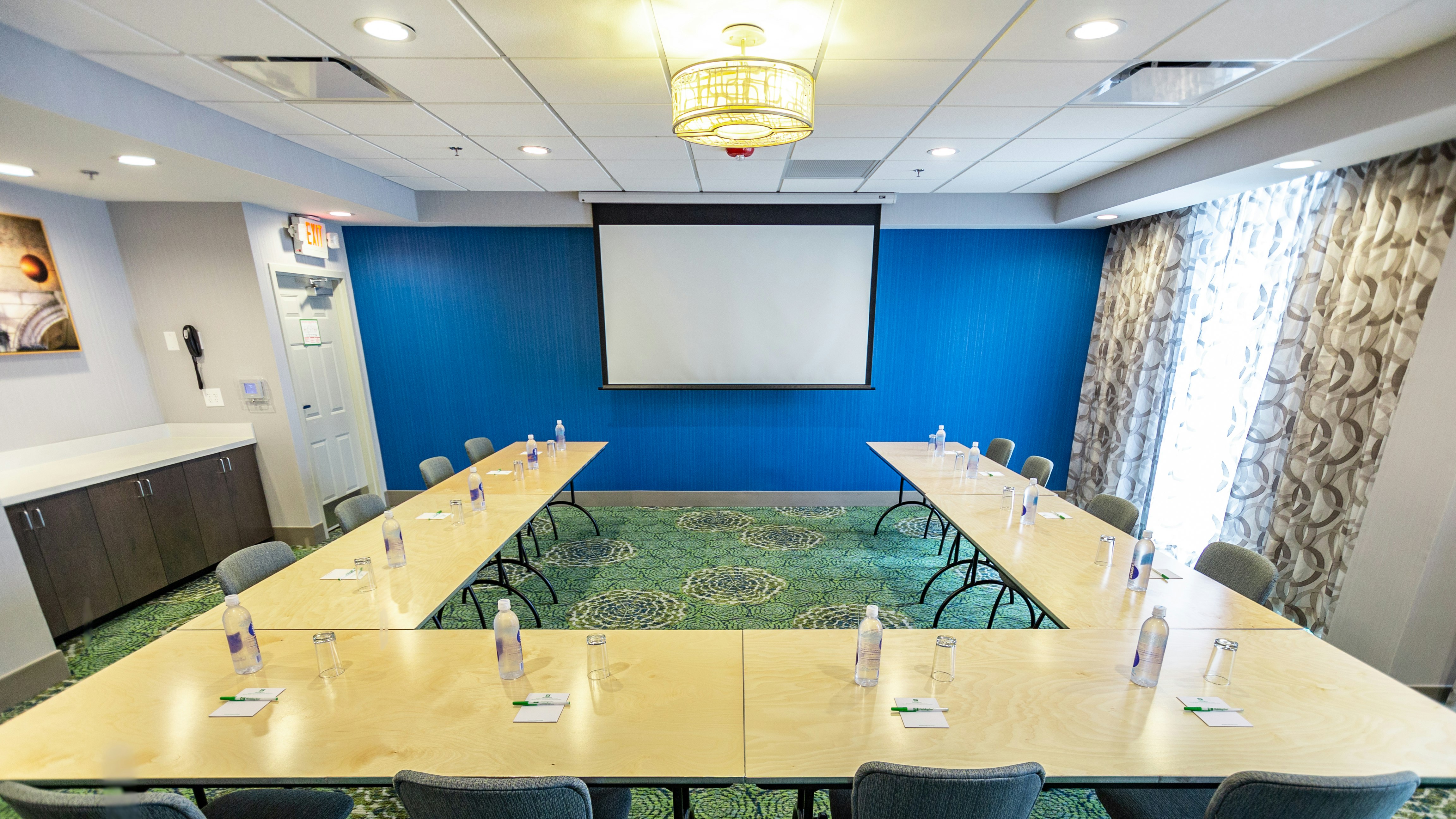 Holiday Inn Knoxville N - Merchant Drive 69/77