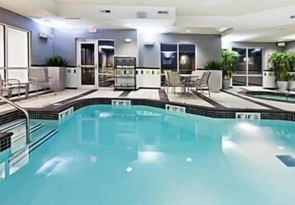 Fairfield Inn and Suites Tulsa South Medical District 24/47