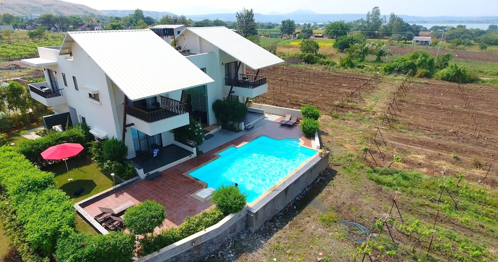 Regenta Resort Soma Vine Village 30/34