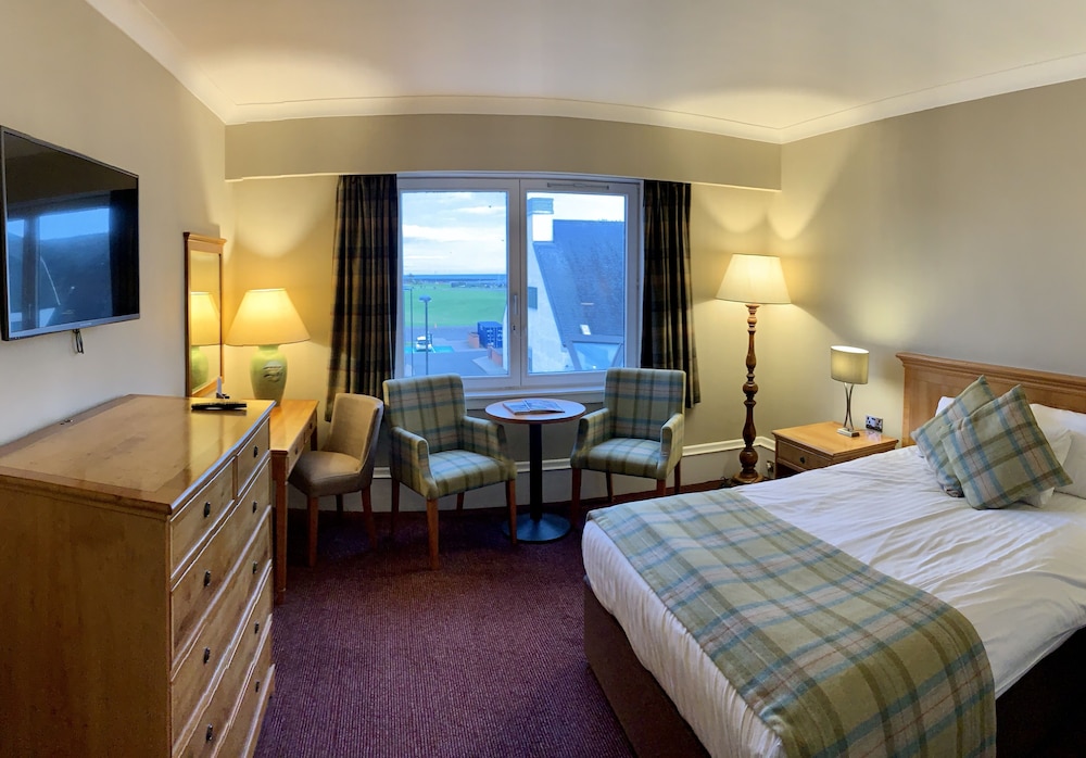 Carnoustie Hotel 7/75
