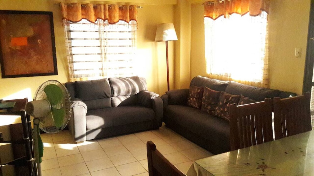 Migz N Tons Place At Cypress Towers 23/38