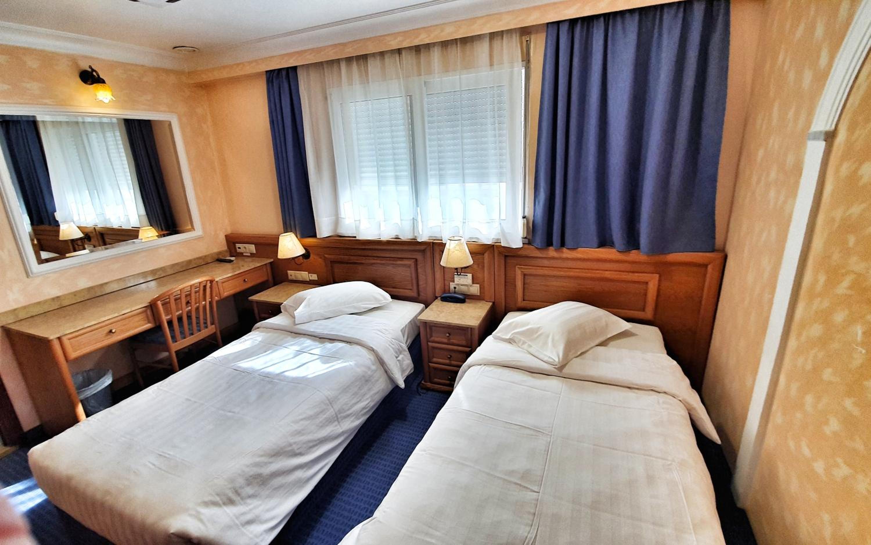 Room, Twin Beds