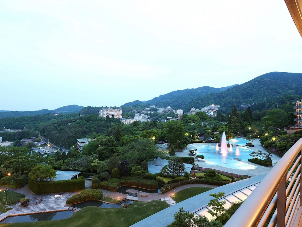 ARIMA GRAND HOTEL 45/50