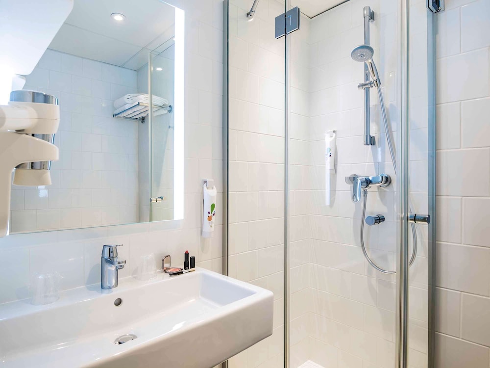 Ibis Styles Paris 15 Lecourbe 17/64