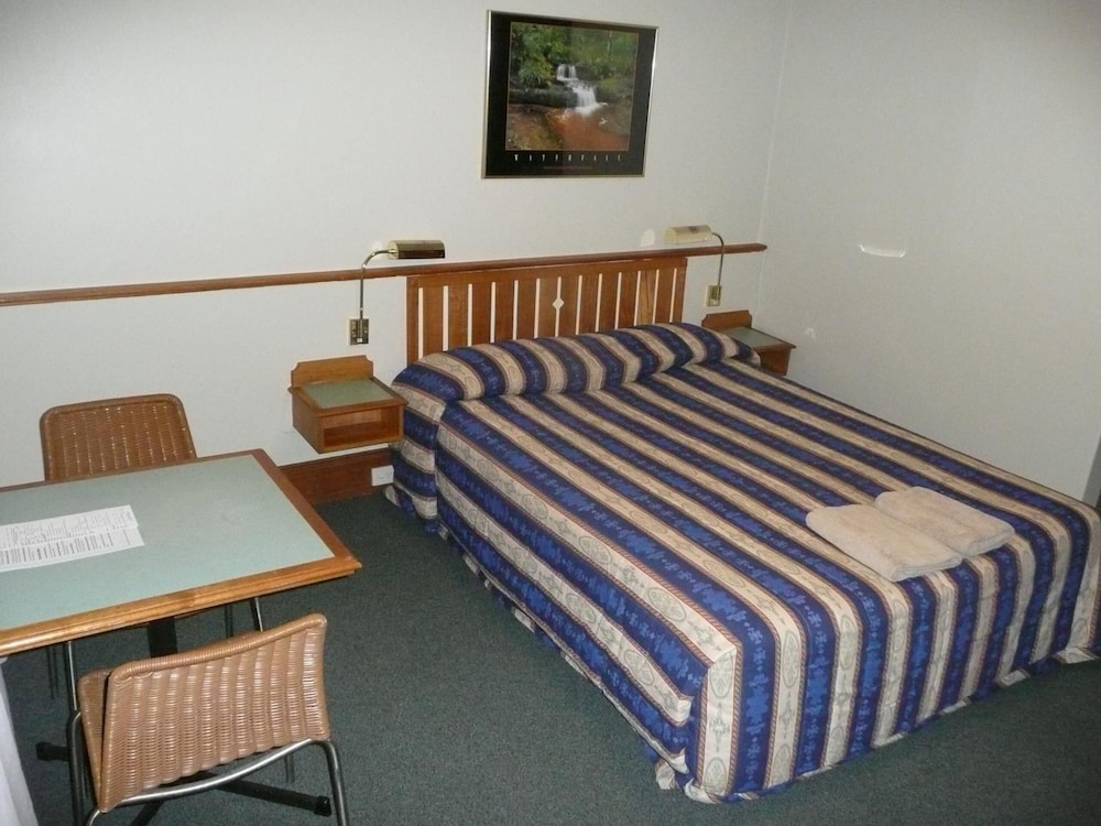 The Hermitage Motel 6/26