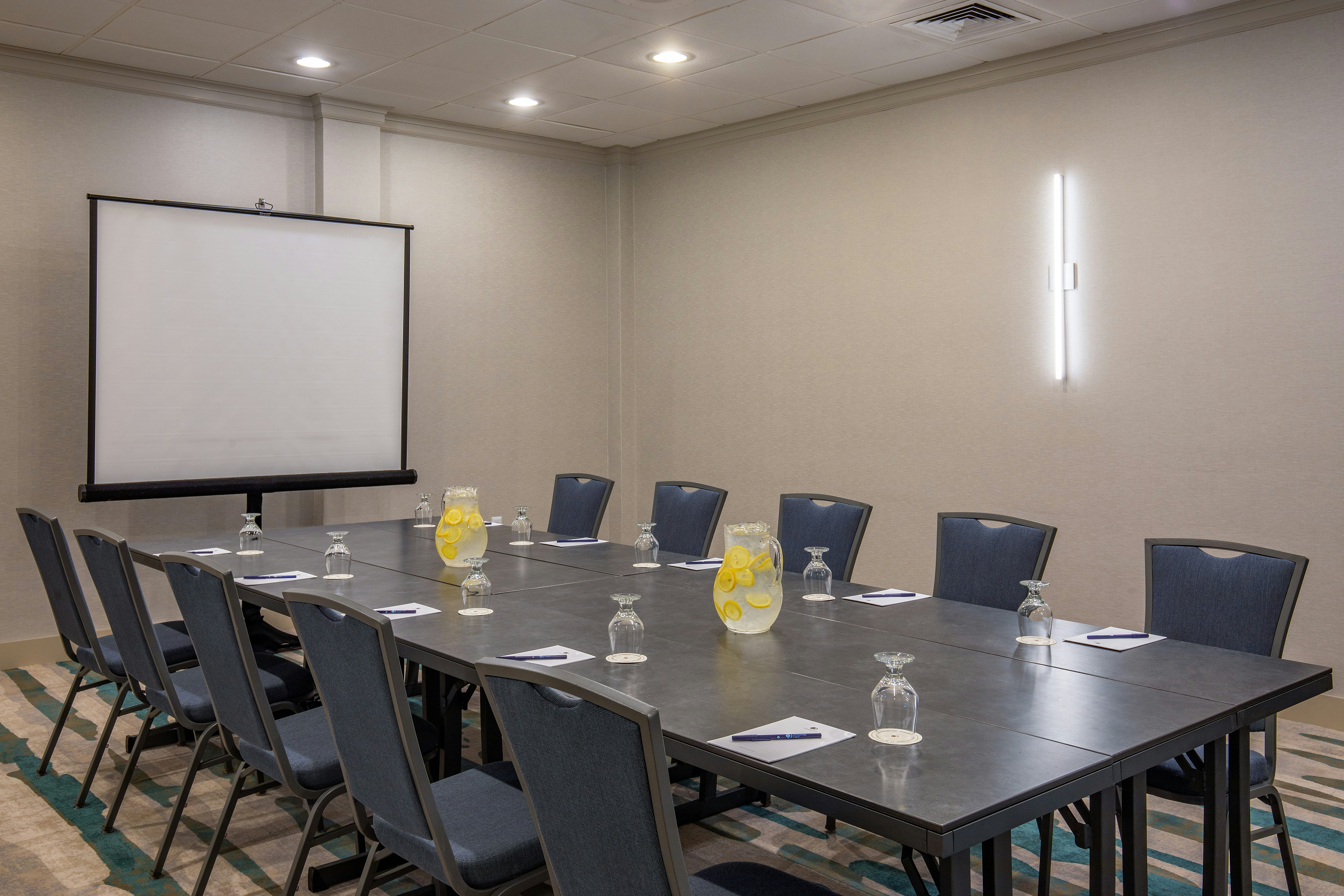 Doubletree By Hilton Boston Westborough 51/58