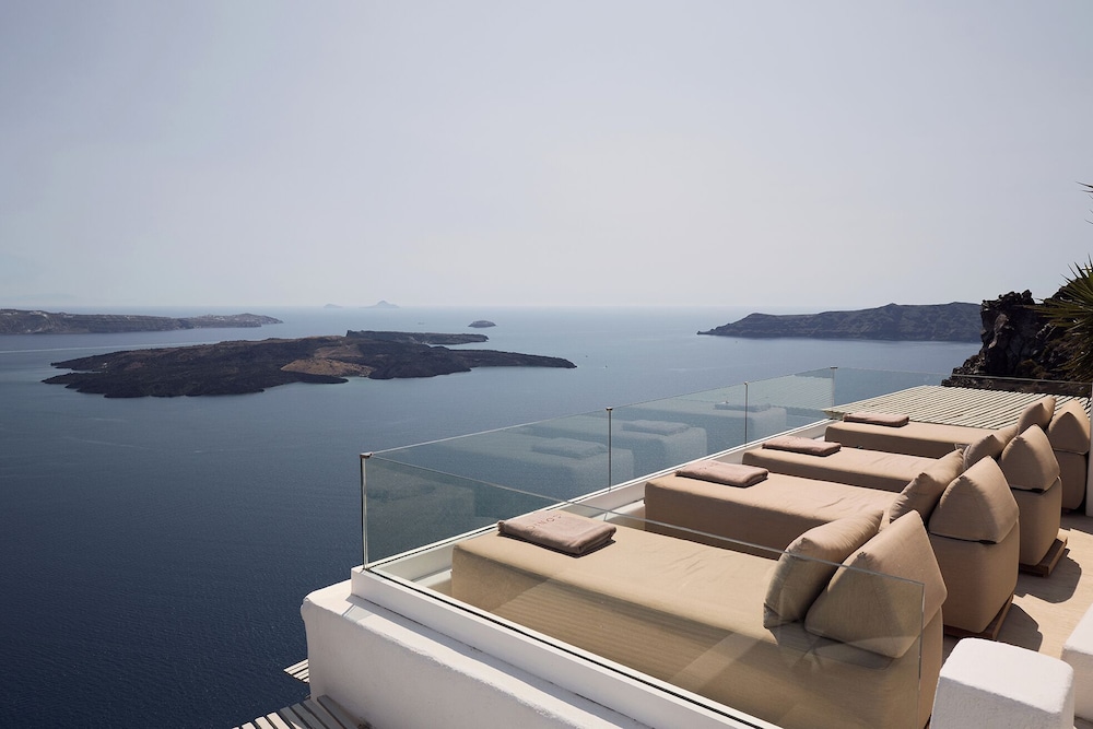 Iconic Santorini 34/73