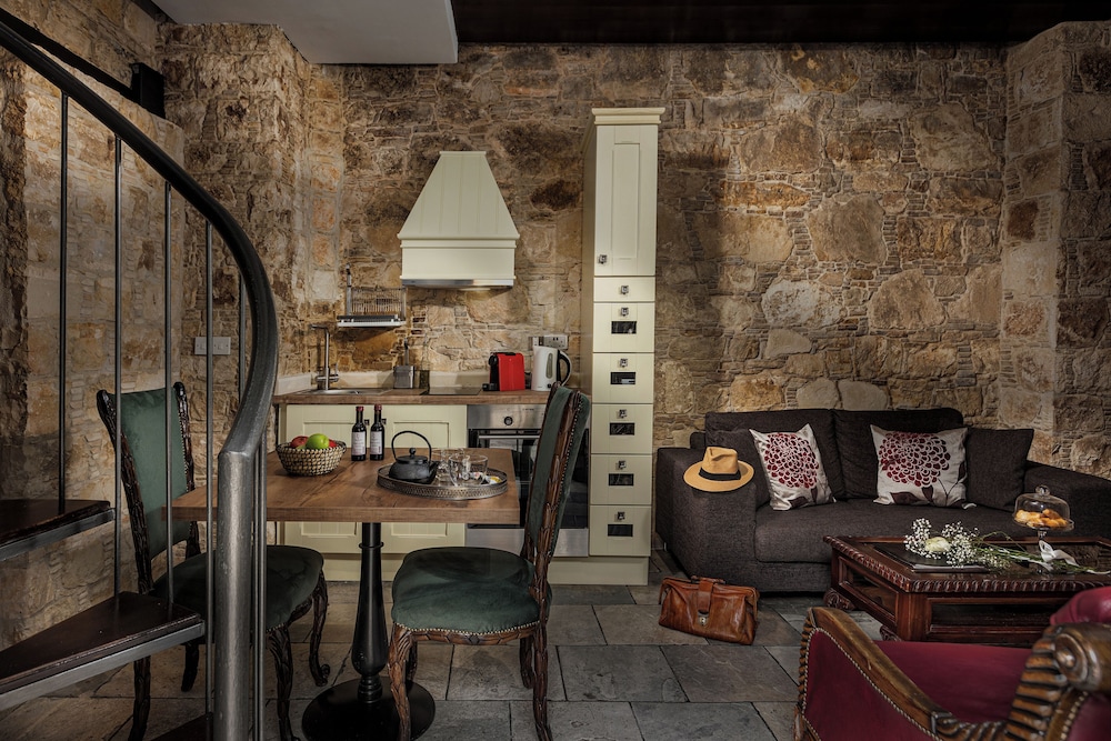 OINOESSA TRADITIONAL BOUTIQUE HOUSES 39/50