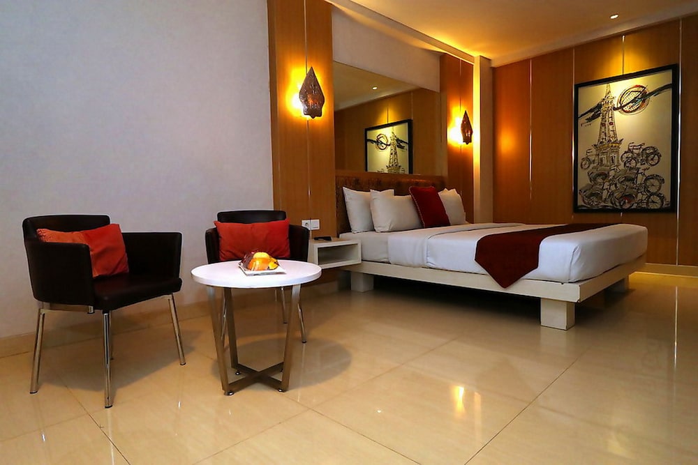 Pyrenees Jogja Hotel 9/26