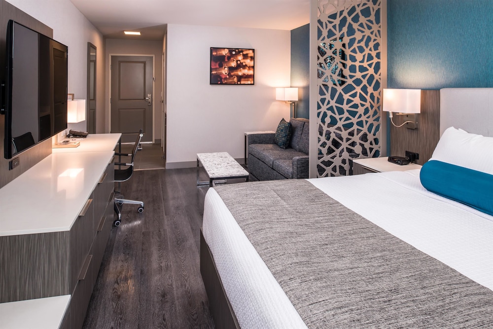 Best Western Plus Temecula Wine Country Hotel & Suites 13/34