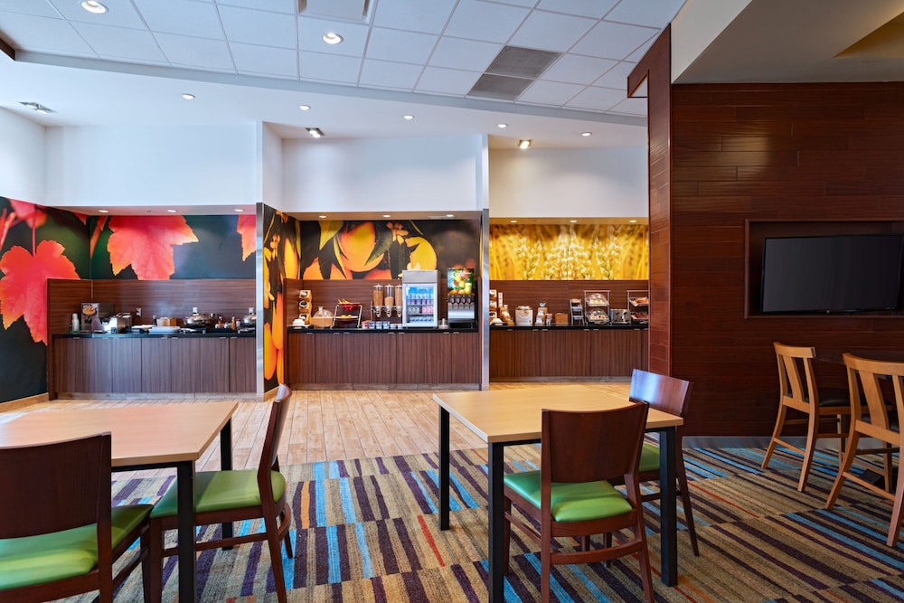 Fairfield Inn And Suites By Marriott Lincoln Airport 33/45