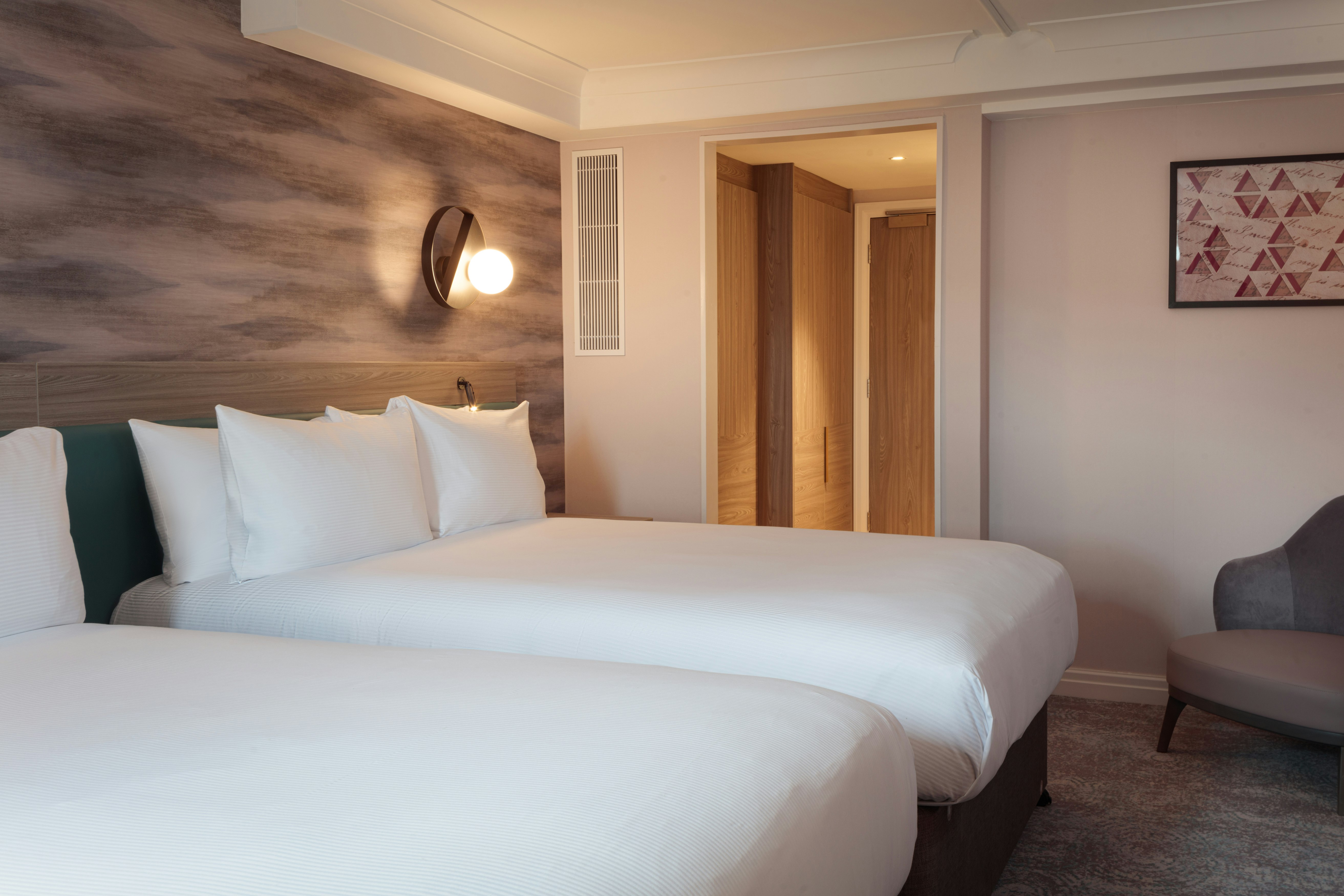 SUPERIOR, 2 DOUBLE BEDS