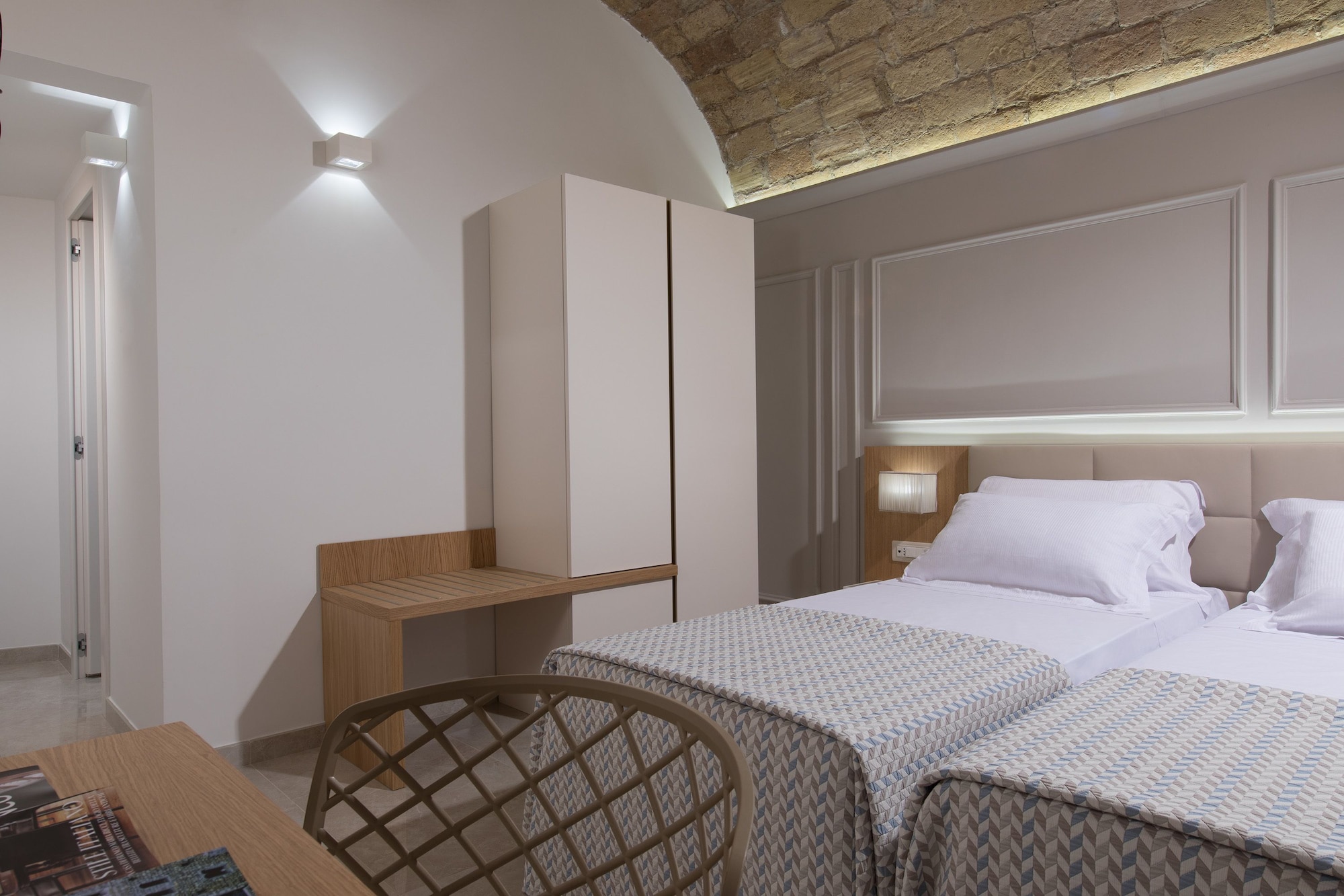 SUPERIOR, DOUBLE BED, CITY VIEW