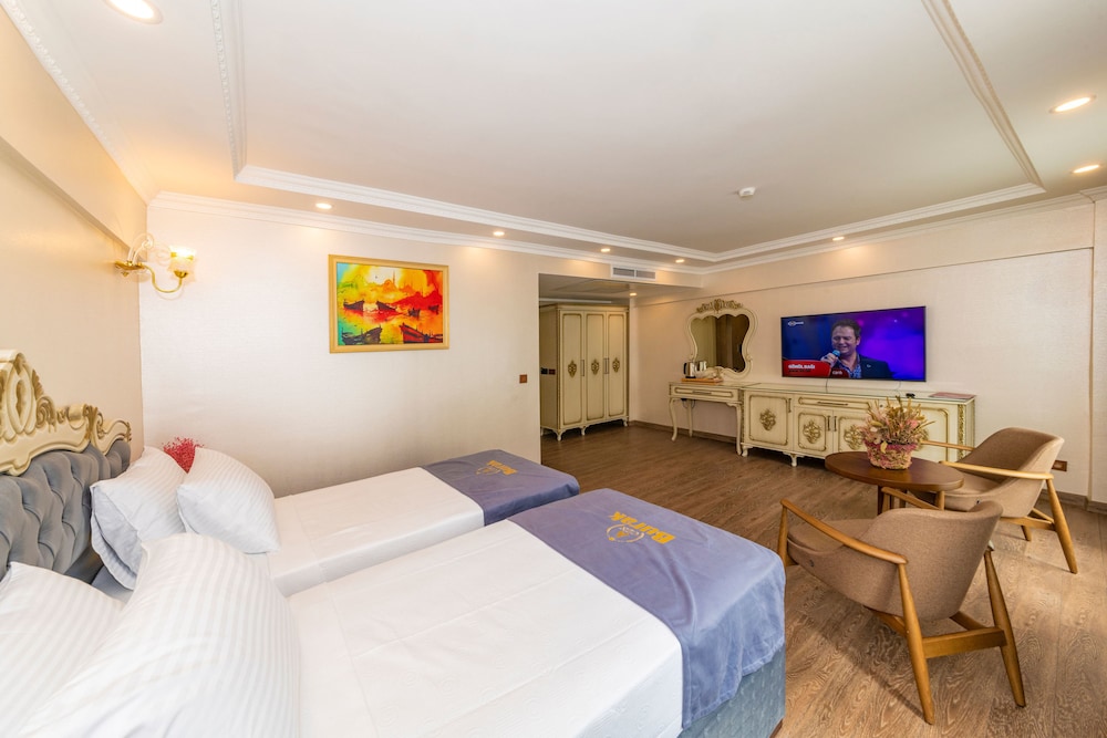 CZN Burak Hotel 27/74