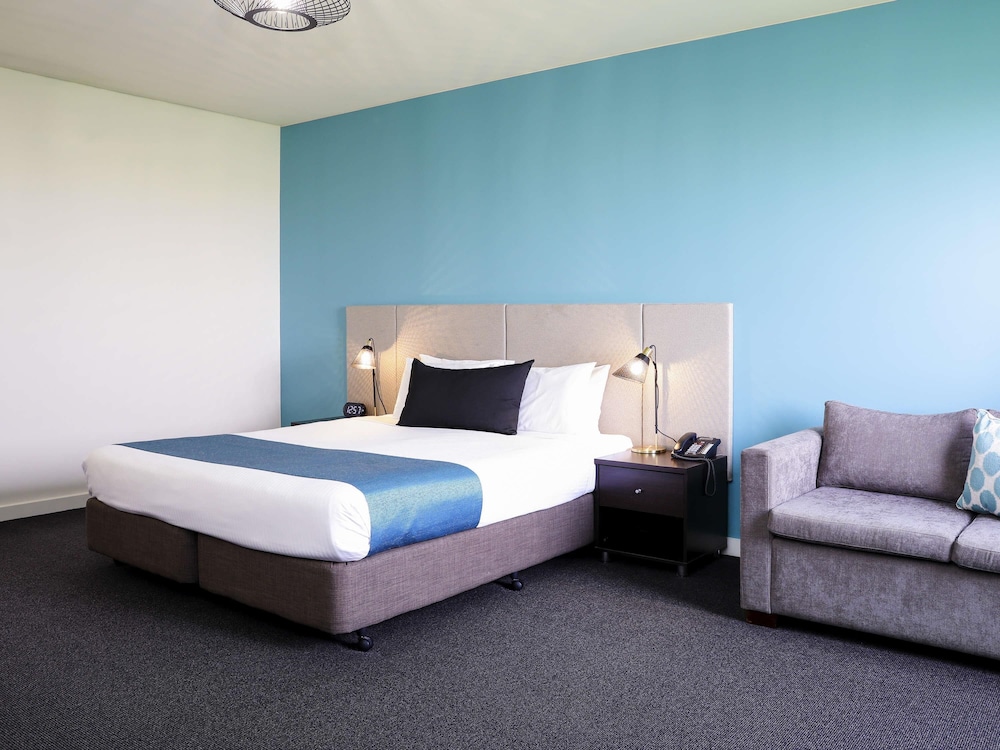 Mantra Melbourne Melton 13/37
