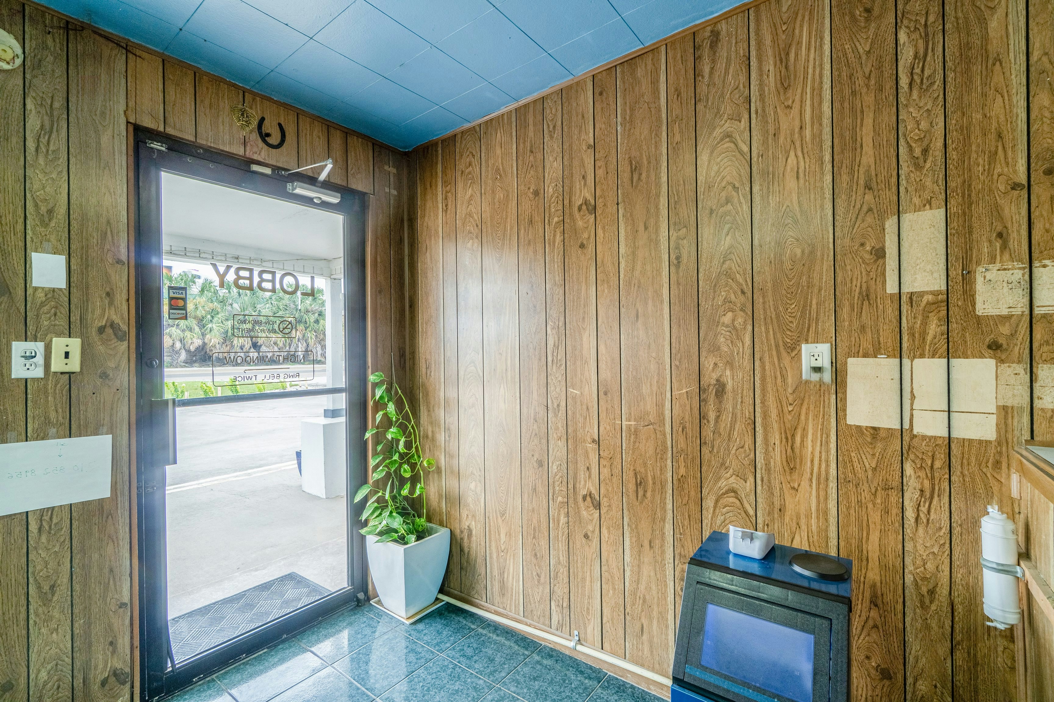 OYO Budget Inn Falfurrias Hwy 281 22/50