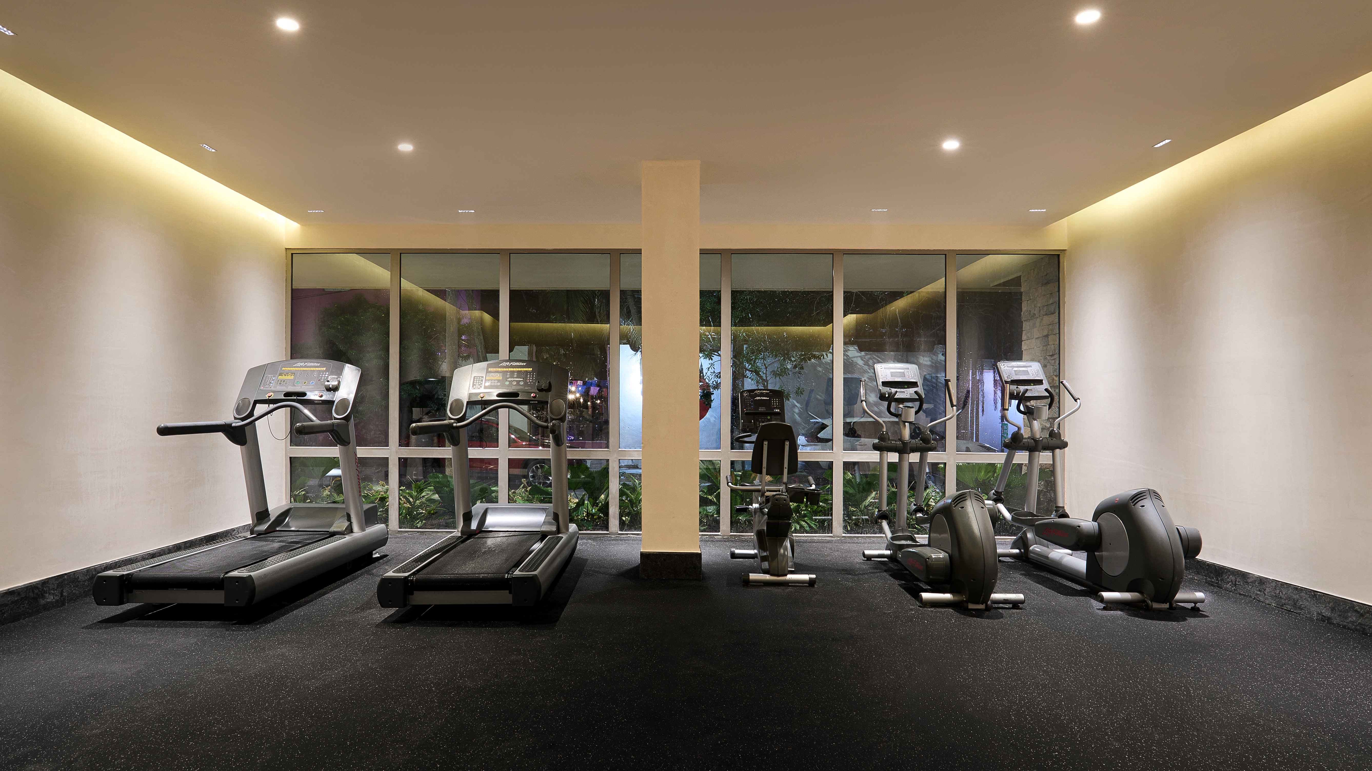 Hotel Indigo Playa del Carmen by IHG 25/50