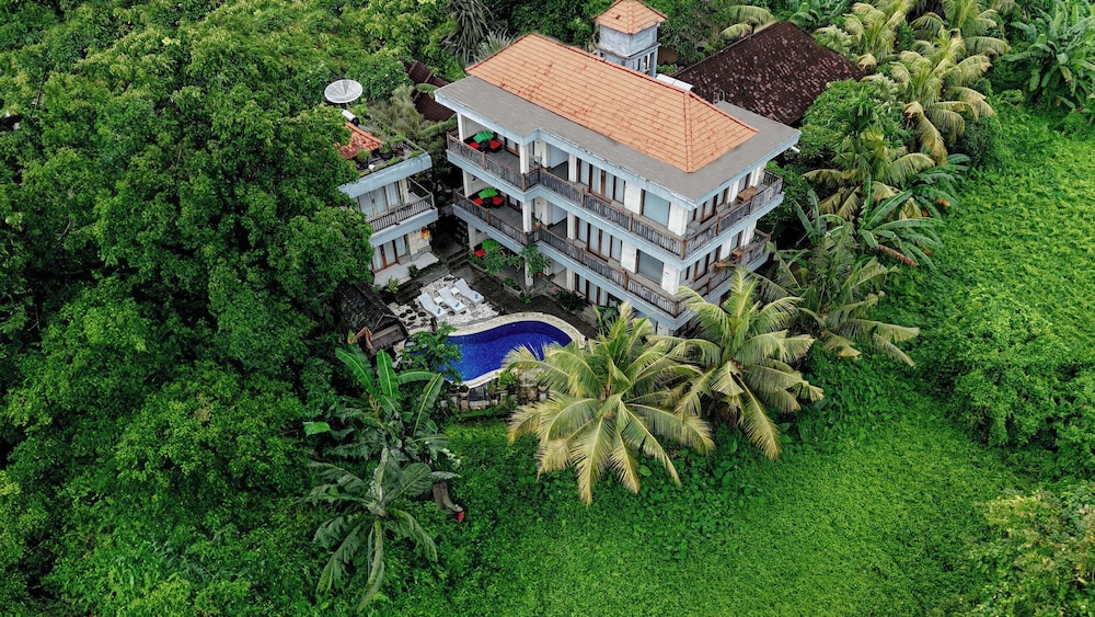 Amoya Inn 35/50