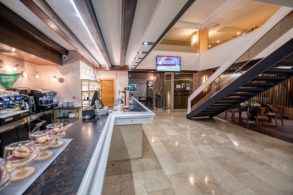 Hotel Castilla Vieja 4/33