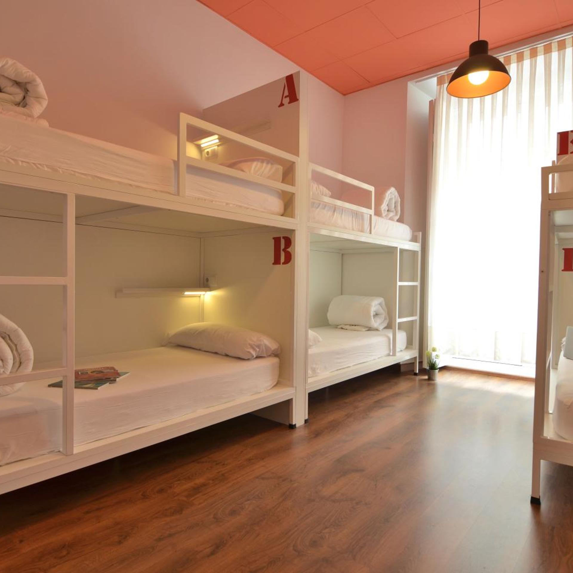 Mixed Dorm, 6 Beds, Far Home Atocha 6/8
