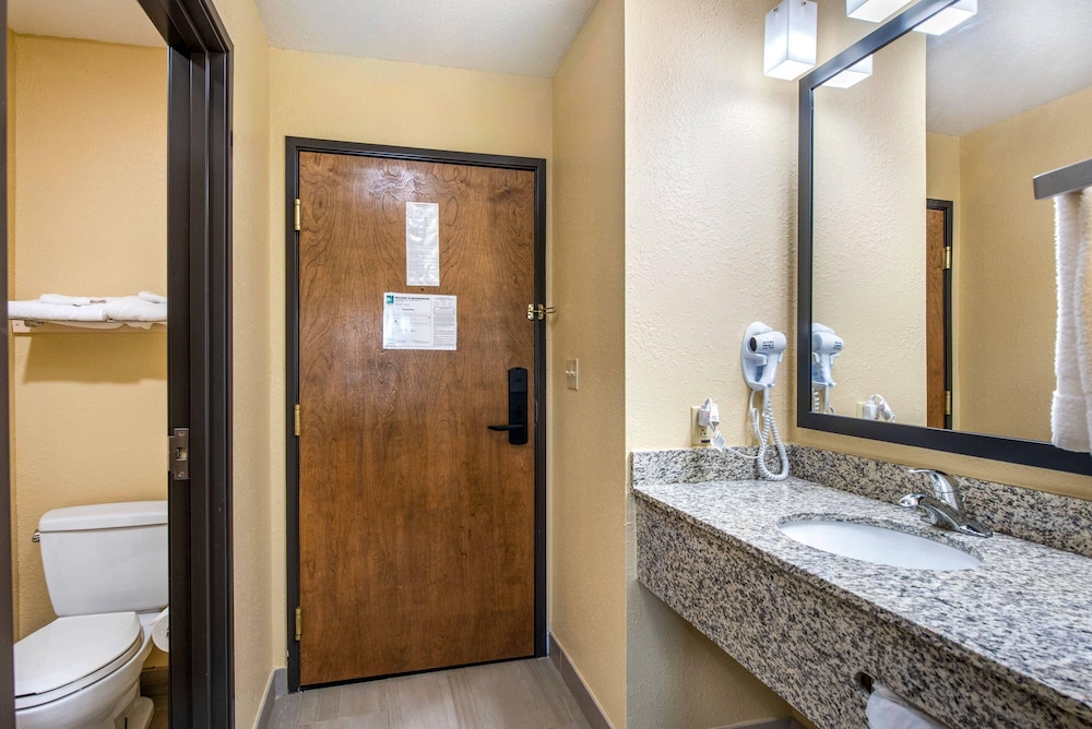 Efficiency, Suite, King Bed