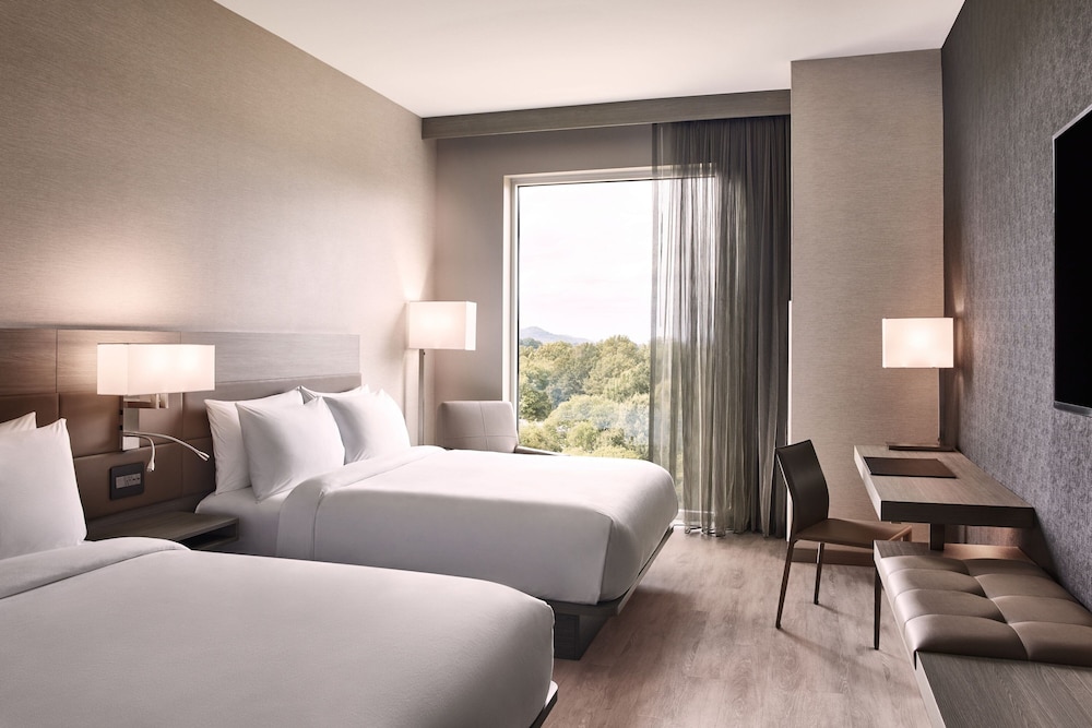 AC Hotel by Marriott Nashville Brentwood 5/40
