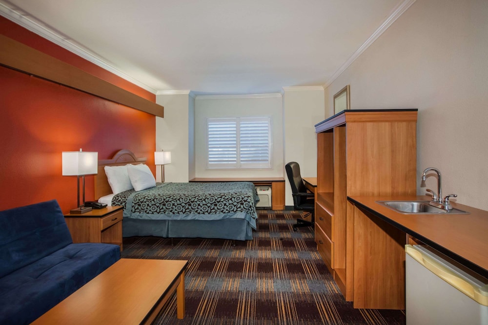Days Inn & Suites by Wyndham Antioch 9/24