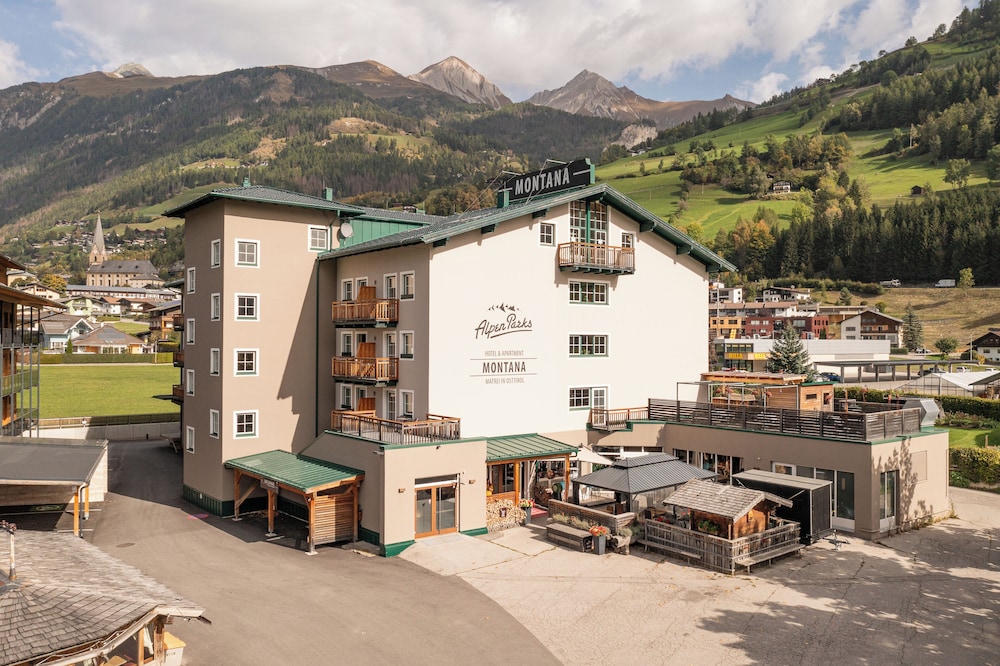 AlpenParks Hotel Matrei 3/43